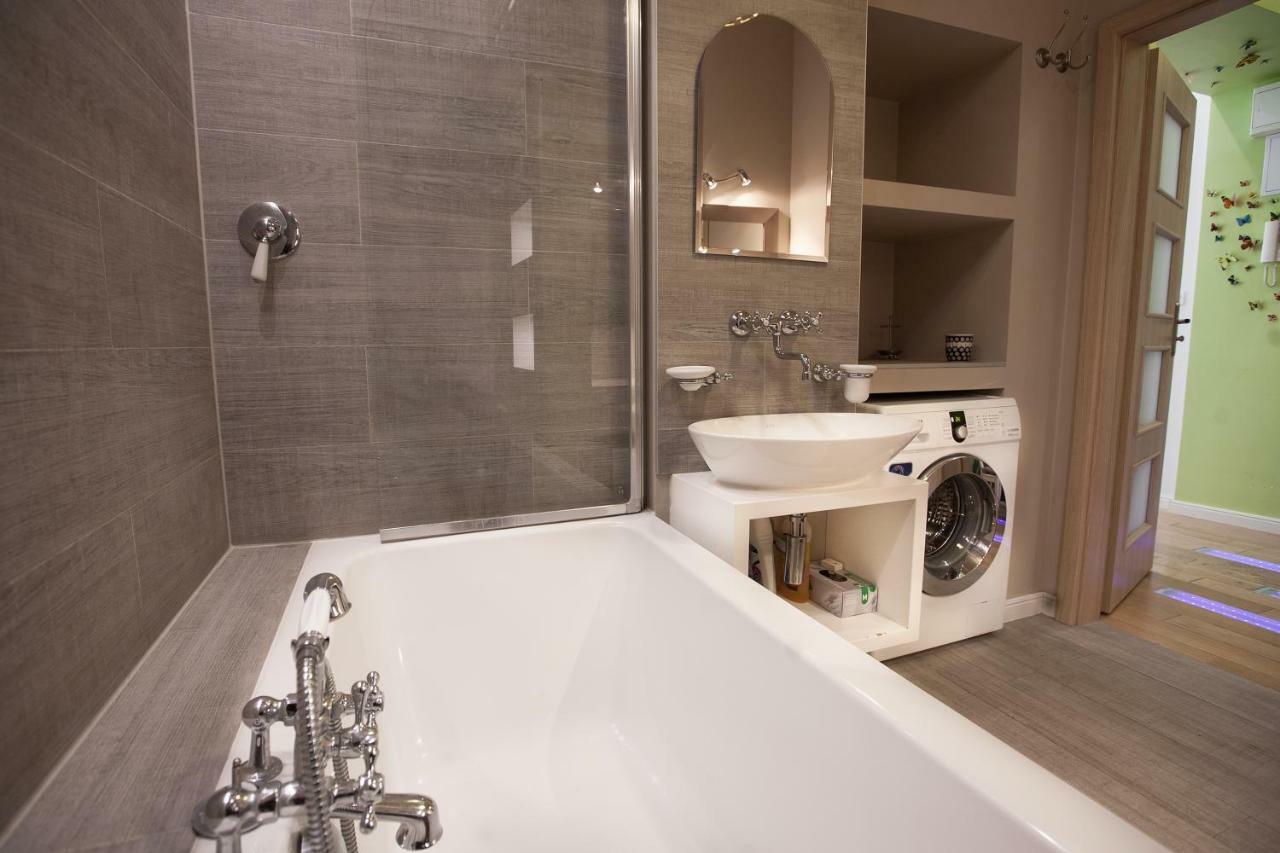Апартаменты Warsaw Concierge Traveller'S Nest Wspolna Экстерьер фото